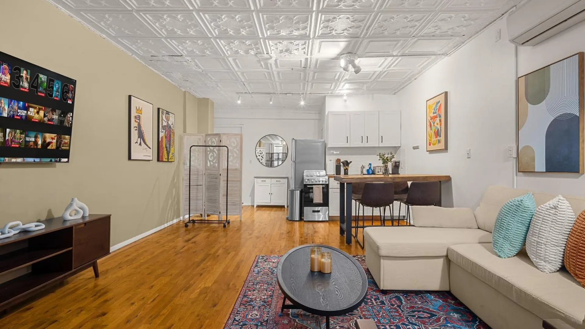 Manhattan Loft Bliss, Bright & Rustic Charm 뉴욕