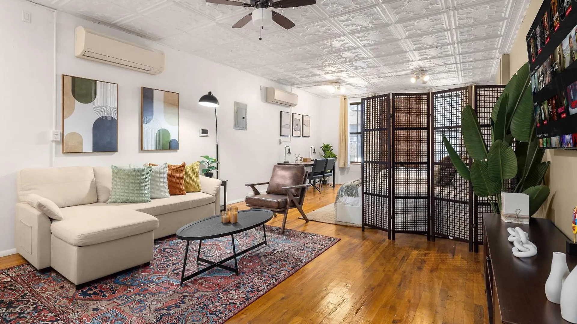 Manhattan Loft Bliss, Bright & Rustic Charm New York Lägenhet